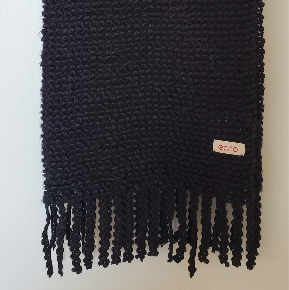 Brand New Women's Echo Black Knit Scarf